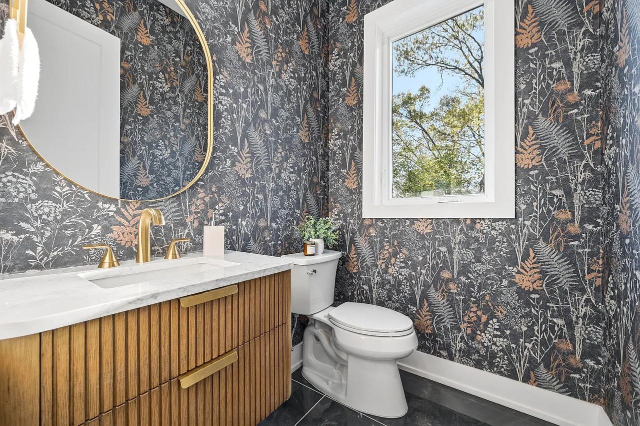 11 Elmwood CT Livingston NJ bathroom photo 1